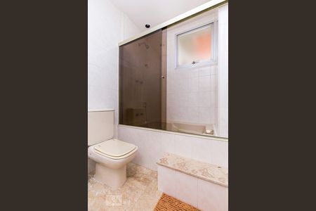 Apartamento à venda com 570m², 4 quartos e 3 vagasBanheiro do Quarto 3