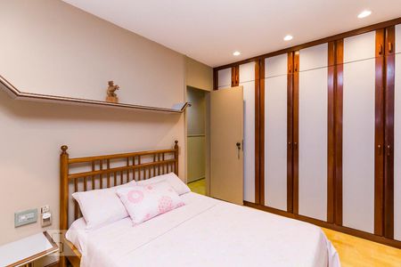 Apartamento à venda com 570m², 4 quartos e 3 vagasQuarto 2