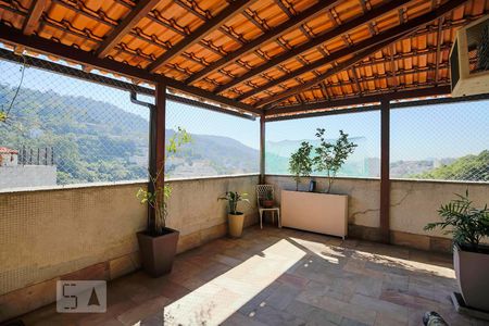 Apartamento à venda com 570m², 4 quartos e 3 vagasVaranda