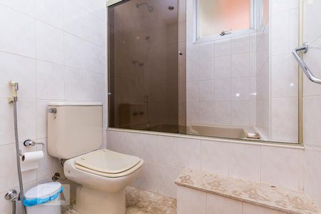 Apartamento à venda com 570m², 4 quartos e 3 vagasBanheiro do Quarto 3