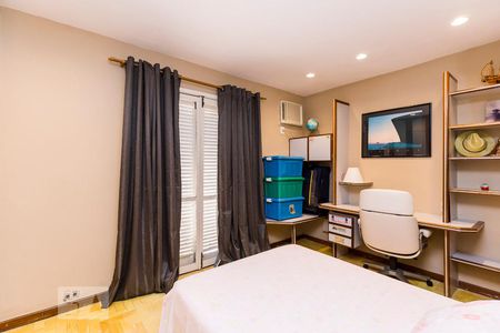 Apartamento à venda com 570m², 4 quartos e 3 vagasQuarto 2