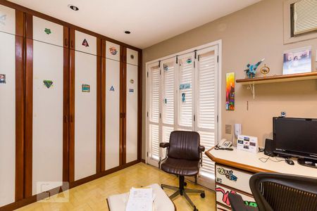 Apartamento à venda com 570m², 4 quartos e 3 vagasQuarto 1