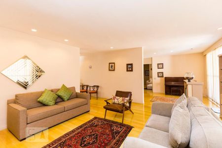 Sala de apartamento para alugar com 4 quartos, 570m² em Cosme Velho, Rio de Janeiro