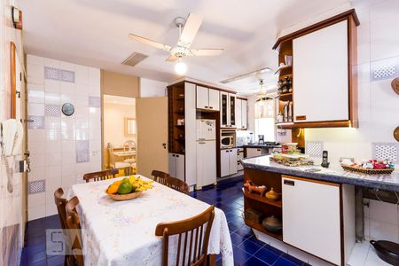 Apartamento à venda com 570m², 4 quartos e 3 vagasCozinha