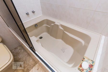 Apartamento à venda com 570m², 4 quartos e 3 vagasBanheiro do Quarto 3