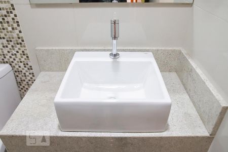 Apartamento à venda com 70m², 2 quartos e sem vagaBanheiro