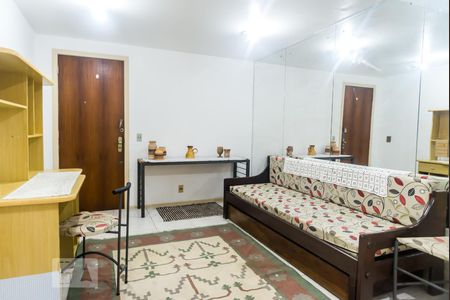 Sala de kitnet/studio para alugar com 1 quarto, 30m² em Floresta, Porto Alegre