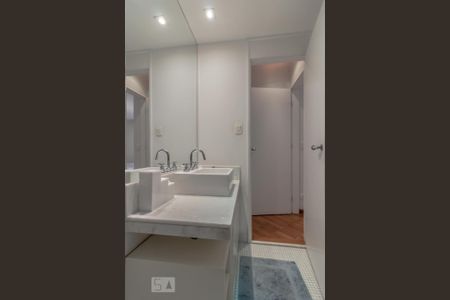 Banheiro de apartamento para alugar com 2 quartos, 77m² em Vila Mariana, São Paulo