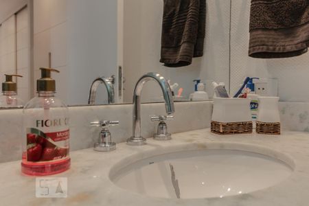 Banheiro suíte de apartamento para alugar com 2 quartos, 77m² em Vila Mariana, São Paulo