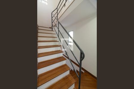 Escada  de casa à venda com 3 quartos, 240m² em Fazenda Morumbi, São Paulo
