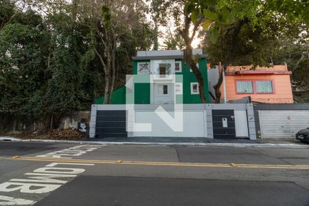 Casa à venda com 240m², 3 quartos e 4 vagasFachada