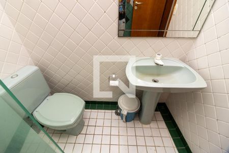 Casa à venda com 240m², 3 quartos e 4 vagasBanheiro 2