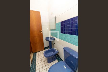 Casa à venda com 240m², 3 quartos e 4 vagasBanheiro 1