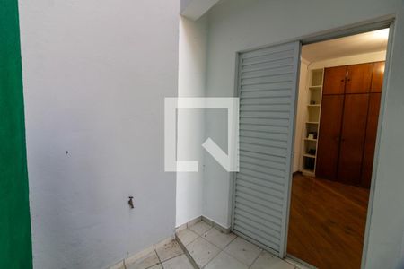 Casa à venda com 240m², 3 quartos e 4 vagasCorredor
