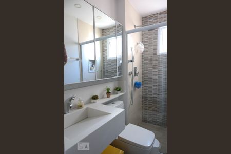 Banheiro de apartamento para alugar com 2 quartos, 59m² em Engordadouro, Jundiaí