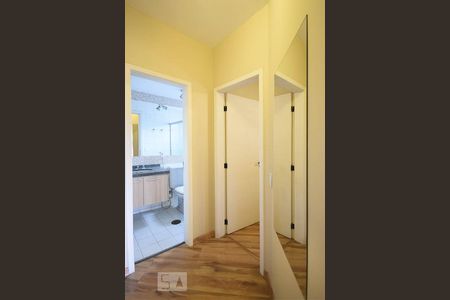 Corredor de apartamento à venda com 1 quarto, 43m² em Vila Andrade, São Paulo