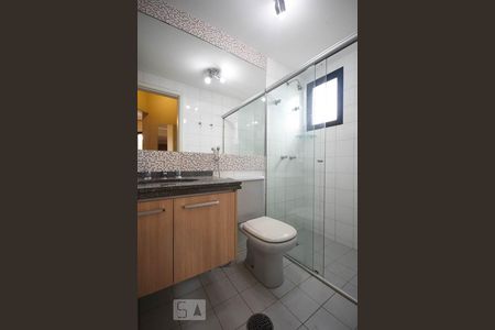 Banheiro de apartamento à venda com 1 quarto, 43m² em Vila Andrade, São Paulo