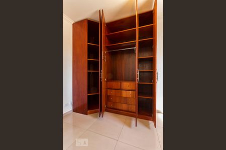 Apartamento à venda com 76m², 3 quartos e 1 vaga Apartamento à venda com 76m², 3 quartos e 1 vagaQuarto 2 - Armários