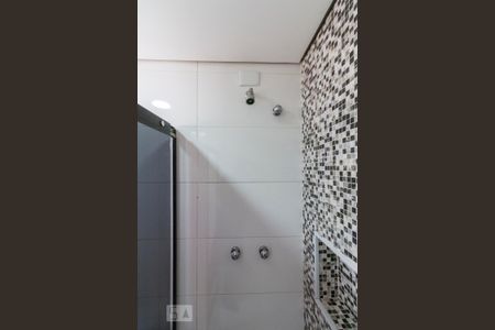 Apartamento à venda com 76m², 3 quartos e 1 vaga Apartamento à venda com 76m², 3 quartos e 1 vagaChuveiro do Banheiro Social