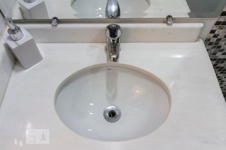 Apartamento à venda com 76m², 3 quartos e 1 vaga Apartamento à venda com 76m², 3 quartos e 1 vagaPia do Banheiro Social