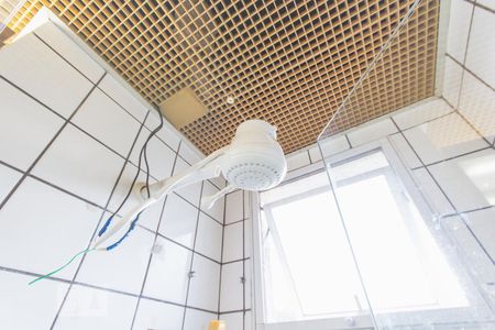 Banheiro de apartamento para alugar com 2 quartos, 54m² em Jacarepaguá, Rio de Janeiro