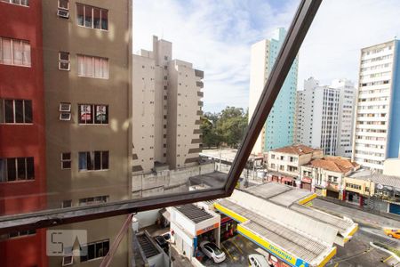Vista Quarto 1 de apartamento para alugar com 3 quartos, 120m² em São Francisco, Curitiba