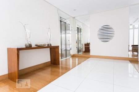 Apartamento à venda com 89m², 2 quartos e 2 vagas Apartamento à venda com 89m², 2 quartos e 2 vagasHall