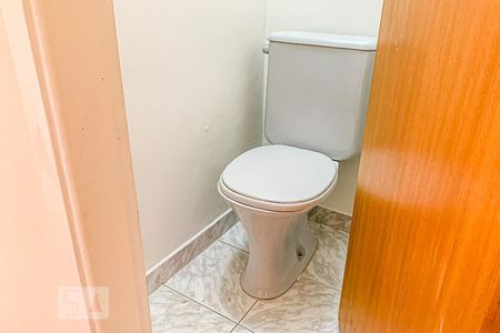 Banheiro de apartamento à venda com 3 quartos, 120m² em Cambuí, Campinas