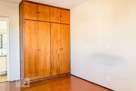 Quarto 1 de apartamento à venda com 3 quartos, 120m² em Cambuí, Campinas