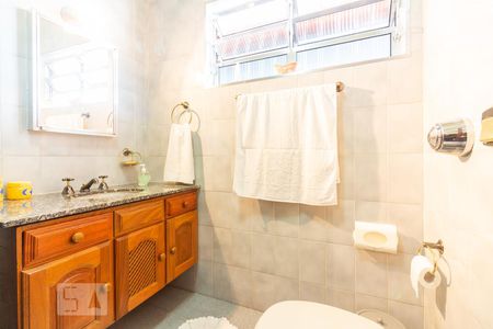 Casa para alugar com 277m², 4 quartos e 3 vagas Casa para alugar com 277m², 4 quartos e 3 vagasBanheiro Social