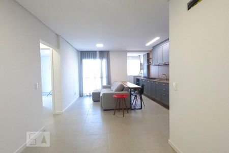 Sala/Cozinha de apartamento para alugar com 2 quartos, 76m² em Cachoeira do Bom Jesus, Florianópolis