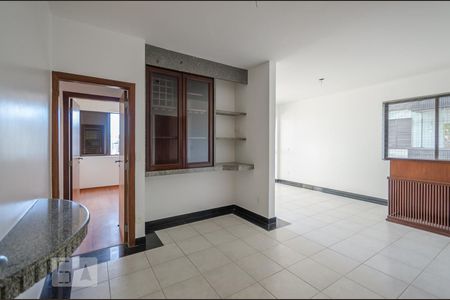Sala de apartamento para alugar com 3 quartos, 100m² em Buritis, Belo Horizonte