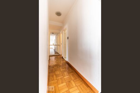 Corredor Acesso Dormitórios e Banheiro de apartamento para alugar com 3 quartos, 95m² em Pinheiros, São Paulo