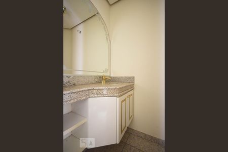 Lavabo de apartamento para alugar com 3 quartos, 209m² em Vila Suzana, São Paulo