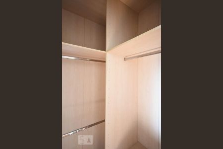 Apartamento para alugar com 209m², 3 quartos e 3 vagas Apartamento para alugar com 209m², 3 quartos e 3 vagasArmário da Suíte 1