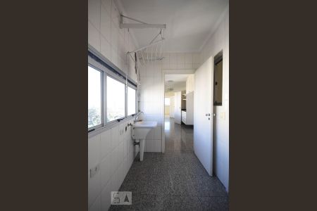 Apartamento para alugar com 209m², 3 quartos e 3 vagas Apartamento para alugar com 209m², 3 quartos e 3 vagasÁrea de Serviço