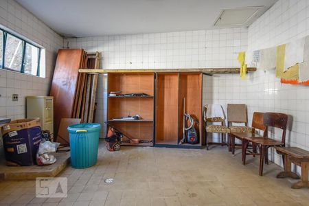 Casa à venda com 700m², 4 quartos e 3 vagasÁrea de serviço (edícula)