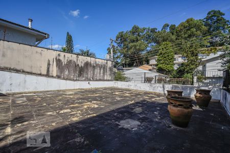 Casa à venda com 700m², 4 quartos e 3 vagasSacada da garagem