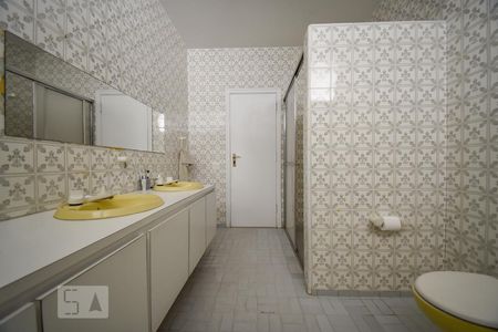 Casa à venda com 700m², 4 quartos e 3 vagasBanheiro