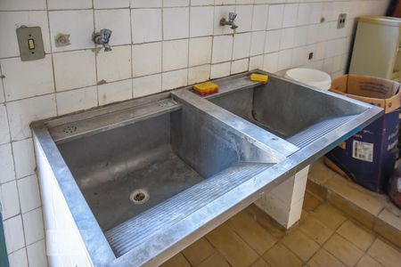 Casa à venda com 700m², 4 quartos e 3 vagasÁrea de serviço (edícula)