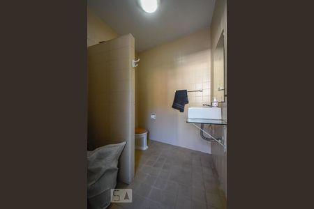 Casa à venda com 700m², 4 quartos e 3 vagasBanheiro de Serviço (edícula)