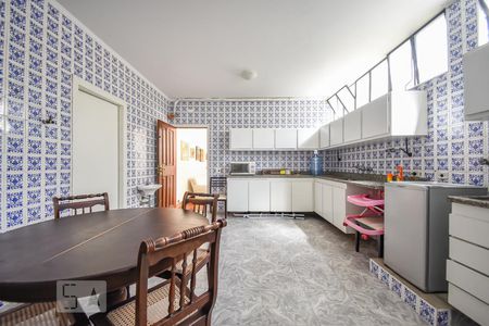 Casa à venda com 700m², 4 quartos e 3 vagasCozinha