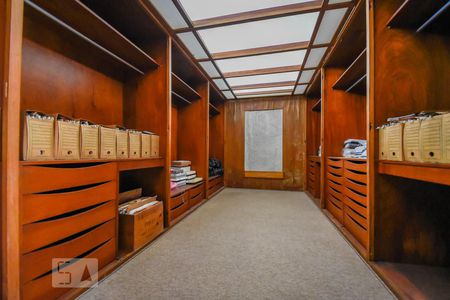 Casa à venda com 700m², 4 quartos e 3 vagasCloset da Suíte 1