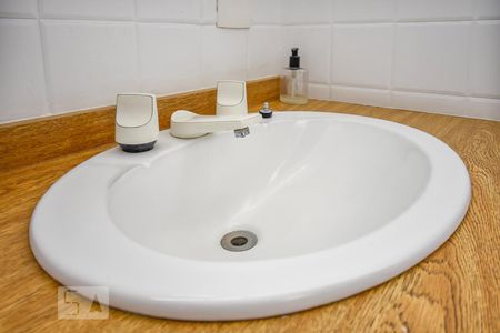 Casa à venda com 700m², 4 quartos e 3 vagasBanheiro da Suite 2