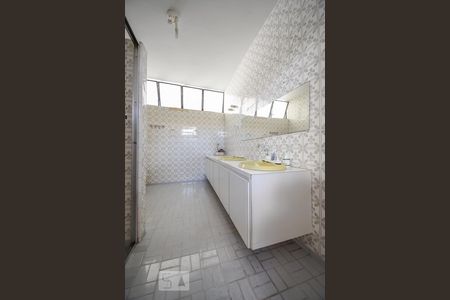 Casa à venda com 700m², 4 quartos e 3 vagasBanheiro