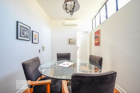 Casa à venda com 700m², 4 quartos e 3 vagasSuite 2