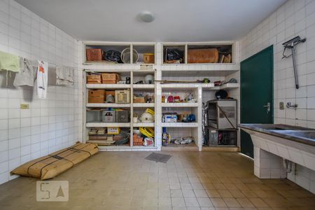 Casa à venda com 700m², 4 quartos e 3 vagasÁrea de serviço (edícula)