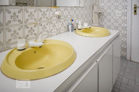 Casa à venda com 700m², 4 quartos e 3 vagasBanheiro