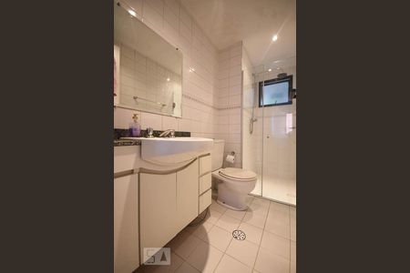Banheiro de apartamento à venda com 3 quartos, 75m² em Jardim Caboré, São Paulo