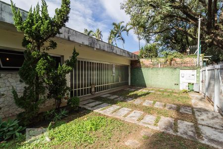 Casa para alugar com 500m², 3 quartos e 2 vagasQuintal frente